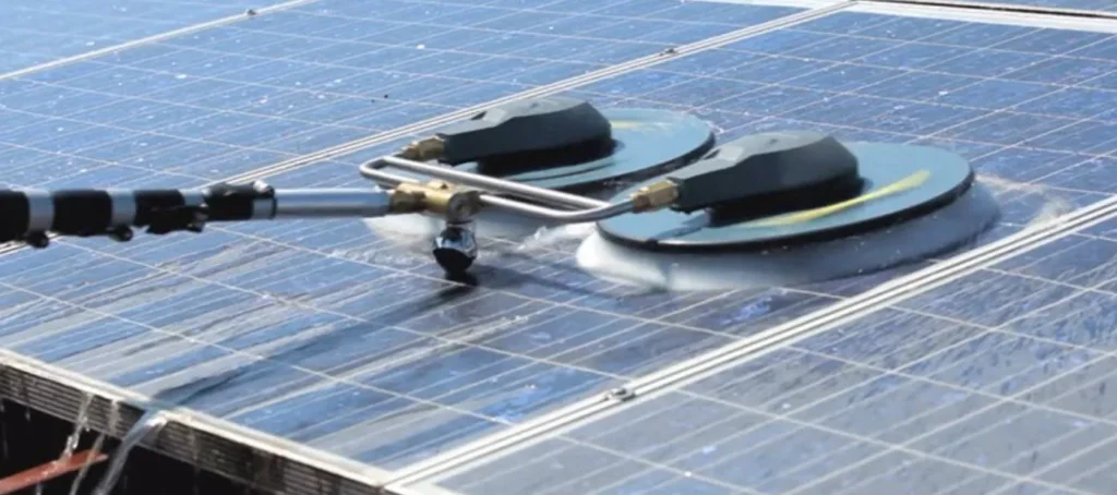 frecuencia limpiar paneles solares