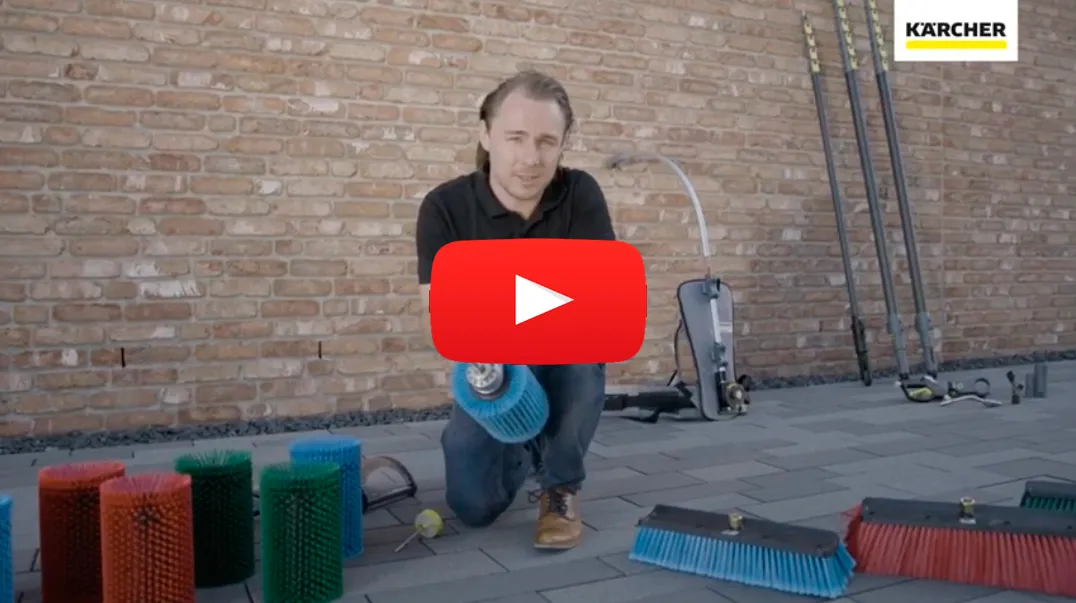 play-video3-limpiar-placas-solares
